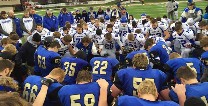 Illinois high school football teams were commended for displaying sportsmanship, character & integrity during their 2015 Season.
